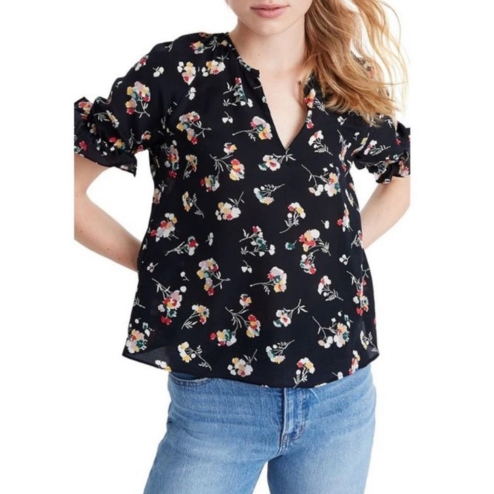 Madewell Size XXS Black Floral Carnation Silk Short Ruffle Sleeve Blouse.